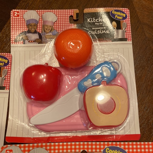 NEW Kitchen Play set BUNDLE!!!  Plastic Fruit, veggies, cutting board & knife - Picture 4 of 4